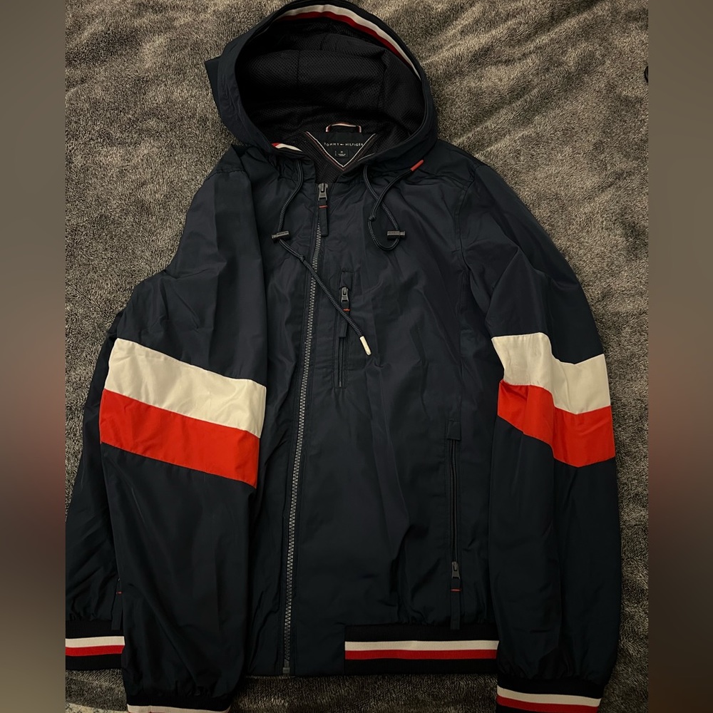 NEW Tommy Hilfiger windbreaker size medium
